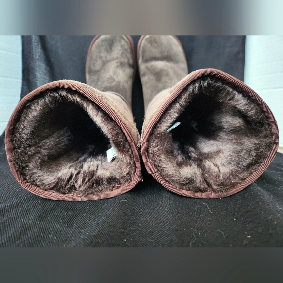 UGG Australia Classic Tall Brown Sheep Skin Wool Lined Boots 5815 Women’s 7 EUC - Picture 9 of 12